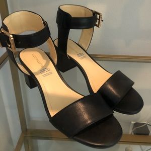 Liz Claiborne black size 6. Gently used